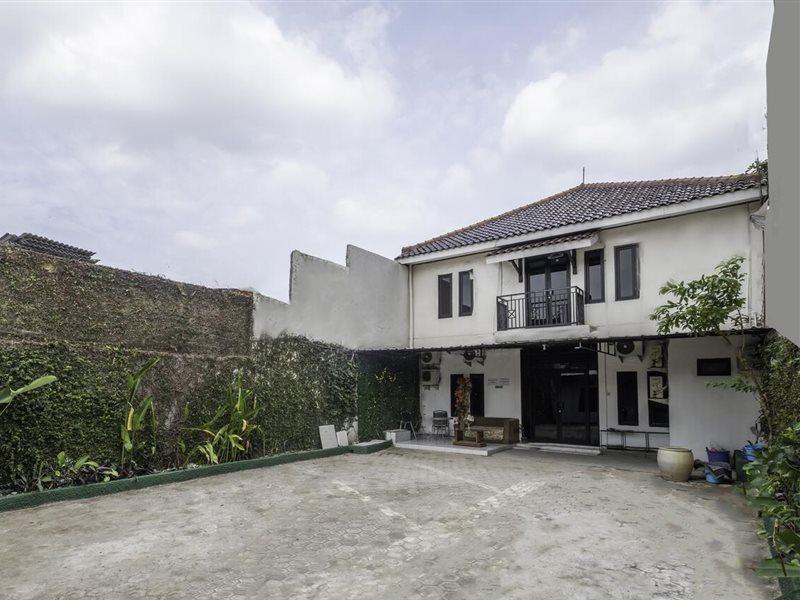 Oyo Life 2391 Baladewa Residence Syariah Karawang Zewnętrze zdjęcie