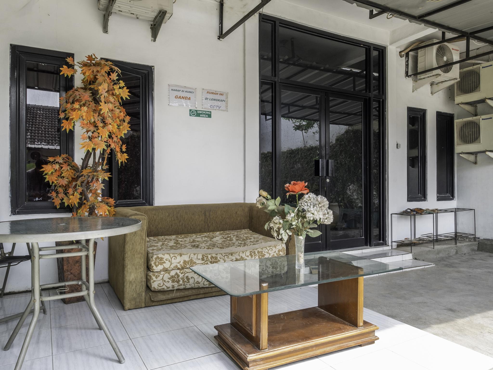 Oyo Life 2391 Baladewa Residence Syariah Karawang Zewnętrze zdjęcie
