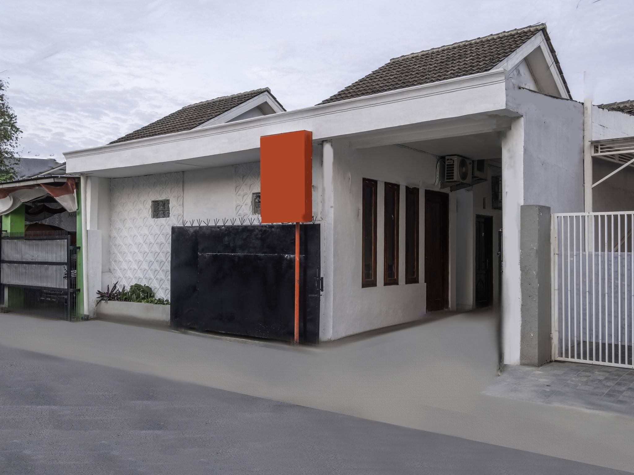 Oyo Life 2391 Baladewa Residence Syariah Karawang Zewnętrze zdjęcie