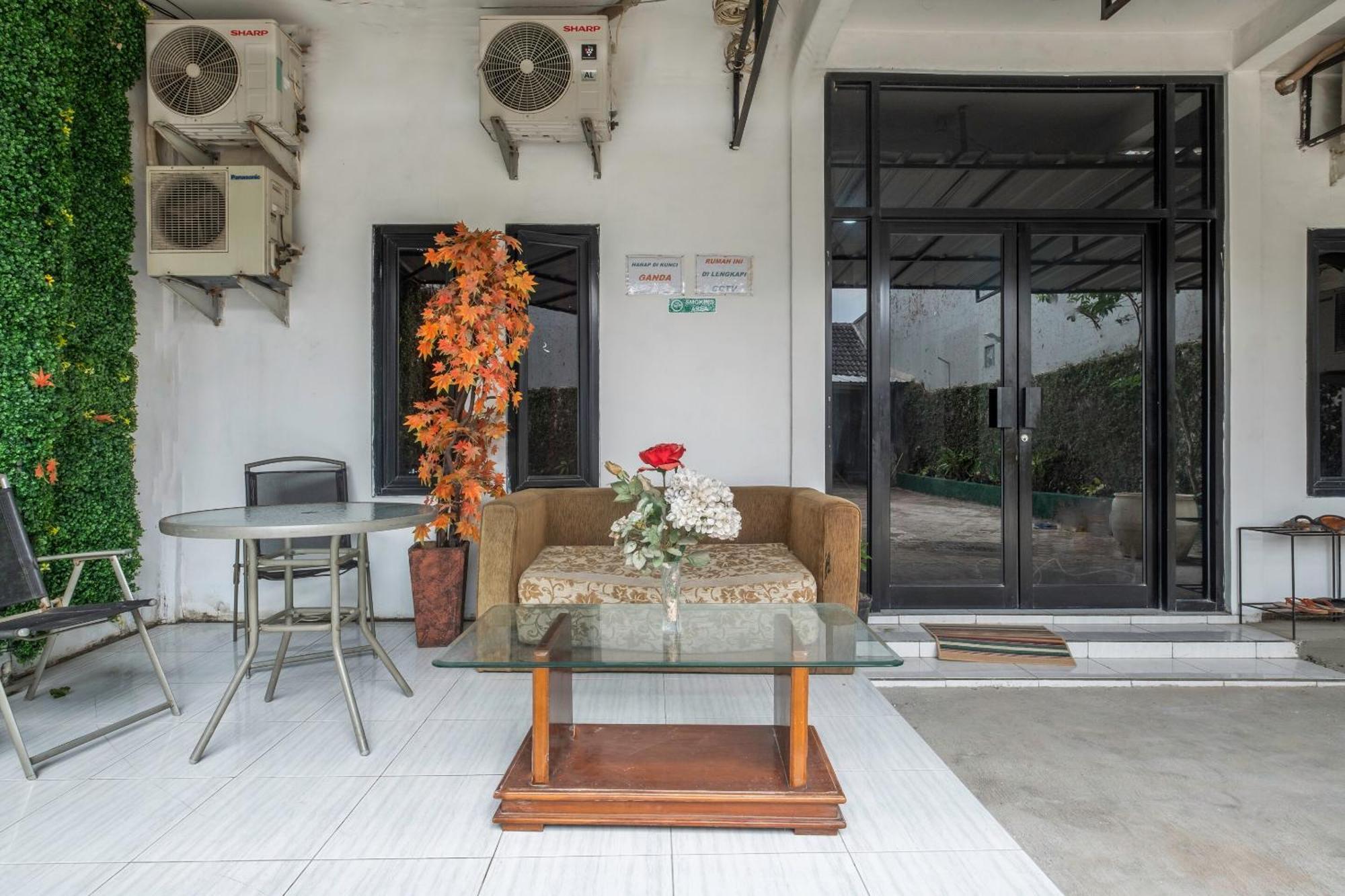 Oyo Life 2391 Baladewa Residence Syariah Karawang Zewnętrze zdjęcie